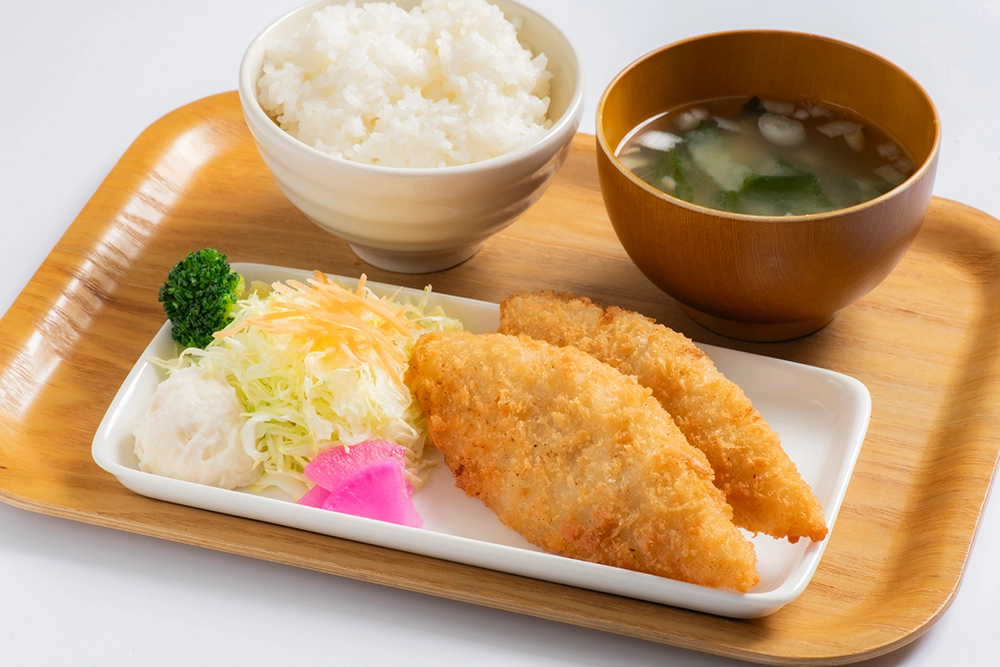 白身フライ定食 750円

